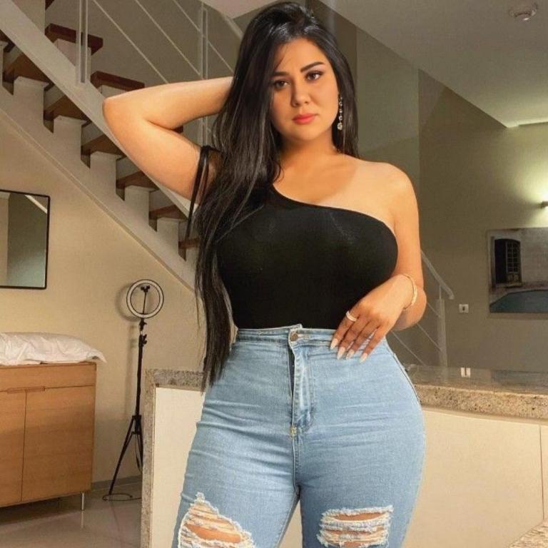 Premium Call Girls In Udyog Vihar Gurgaon 8795839192