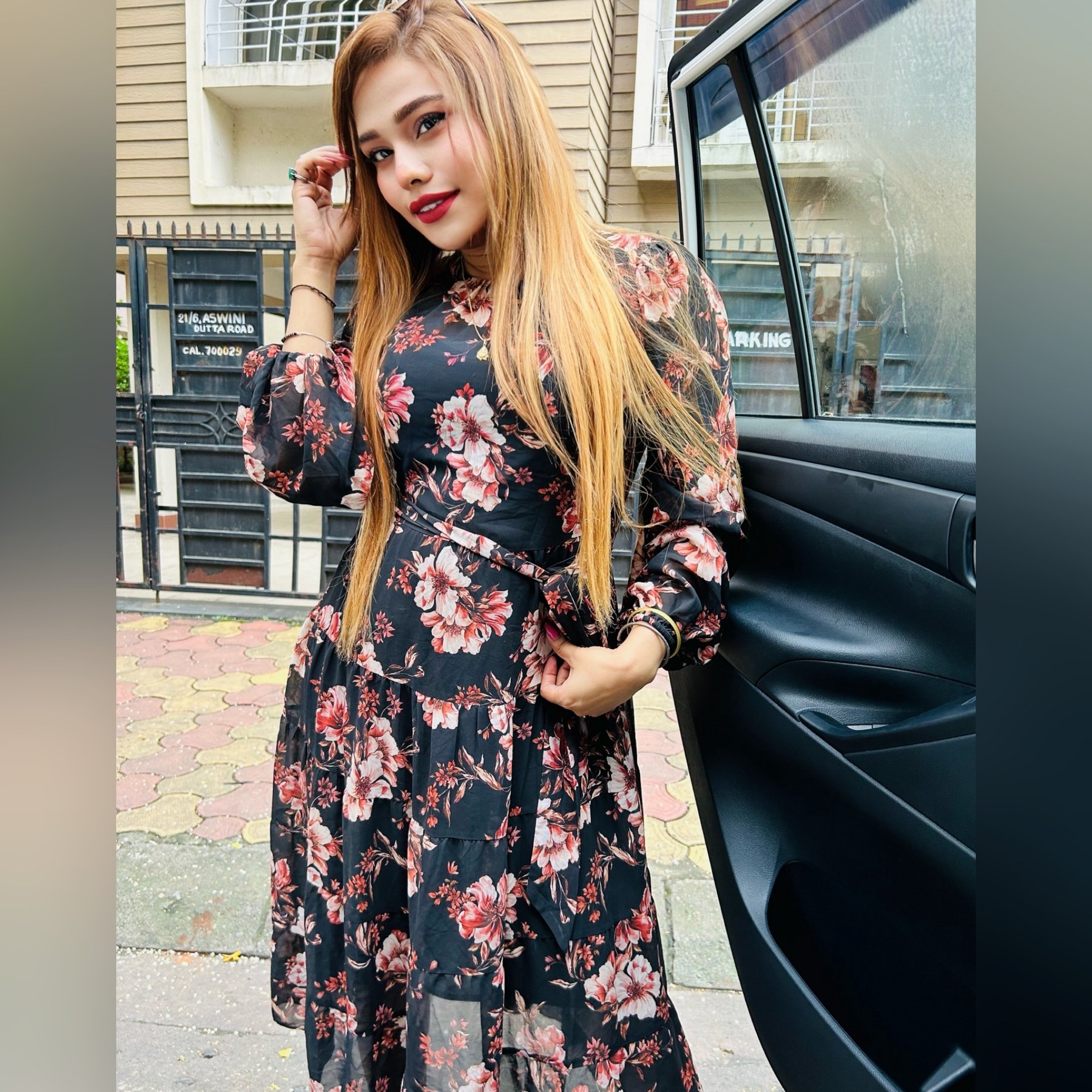Call Girls In Kakrola꧁⎝💧8010726504 💧꧁⎠(Delhi) Escorts SeRVice in Delhi