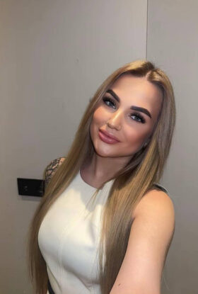 Call Girls In Krishna Nagar꧁⎝💧9220980544 💧꧁⎠(Delhi) Escorts SeRVice