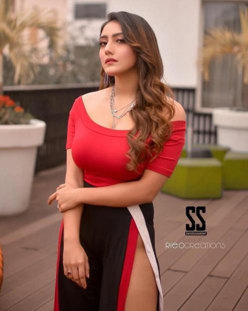 Low rate Call girls in Hauz Rani Delhi | 9899985641