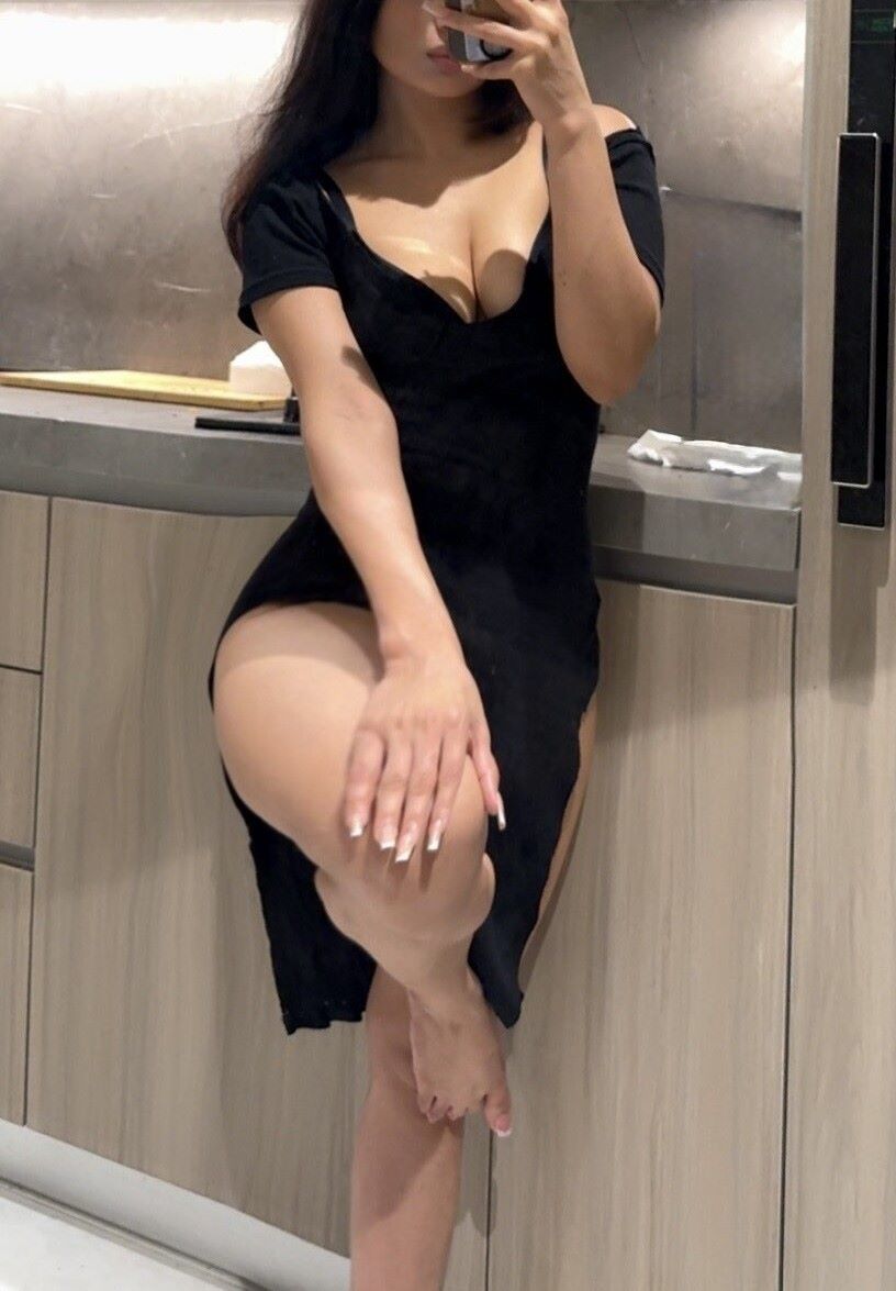 Call Girls in East of Kailash Delhi | 8448224330