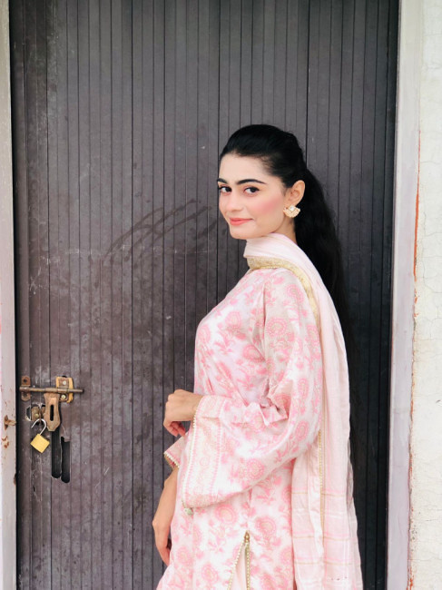 Delhi Cantt Escorts & Call Girls   Mandawali꧁24x7 Fast Service꧂(+91) 84470⎝88065 ✦Delhi