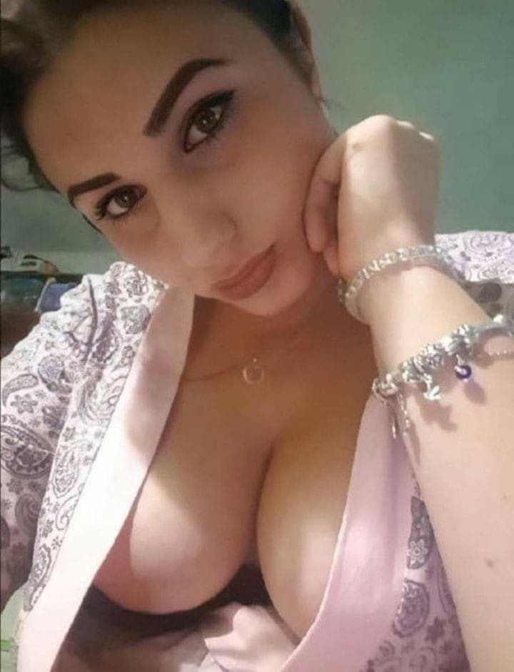 9220910337 Call Girls In Pandav Nagar Delhi Escorts