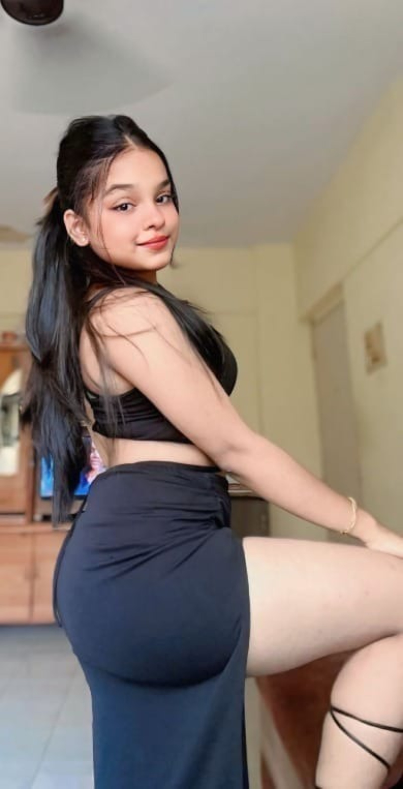 9220910337 Call Girls In Gautam Puri Delhi Escorts