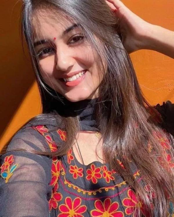 YounG_Call Girls In DLF Phase((5)) Guragoan 7706814662 Escort Service In Guragoan