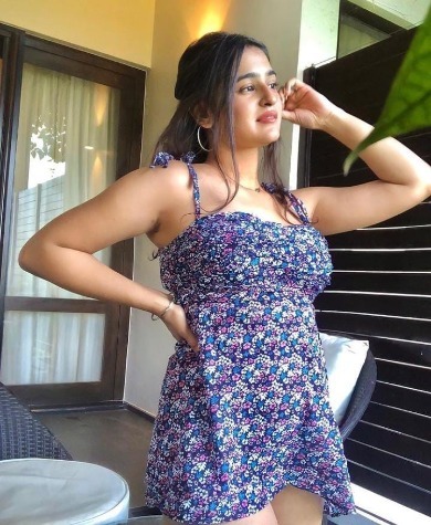 Call Girls In Dwarka Metro ️9-3-5-4-0-6-5-8-5-1️ Delhi