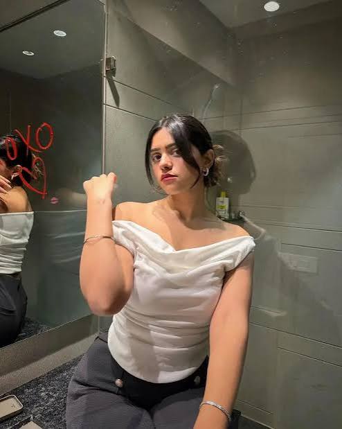 YoNg EscORt Service 🍁Defence Colony（ ͜.人 ͜.）DELHI  Call Girls 24x7 📞+91√70421🤖04524 in Delhi