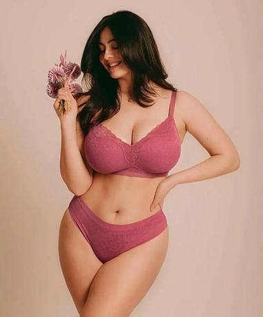 THE GIRLFRIEND EXPERIENCE CALL GIRLS IN Pitam Pura, DELHI 9540///987624