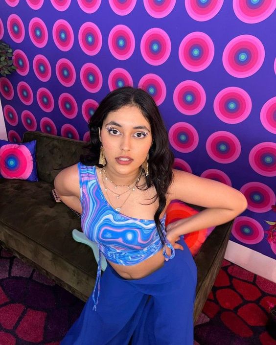 full enjoycall girl in Jhandewalan +919953040155 Delhi Call Girls