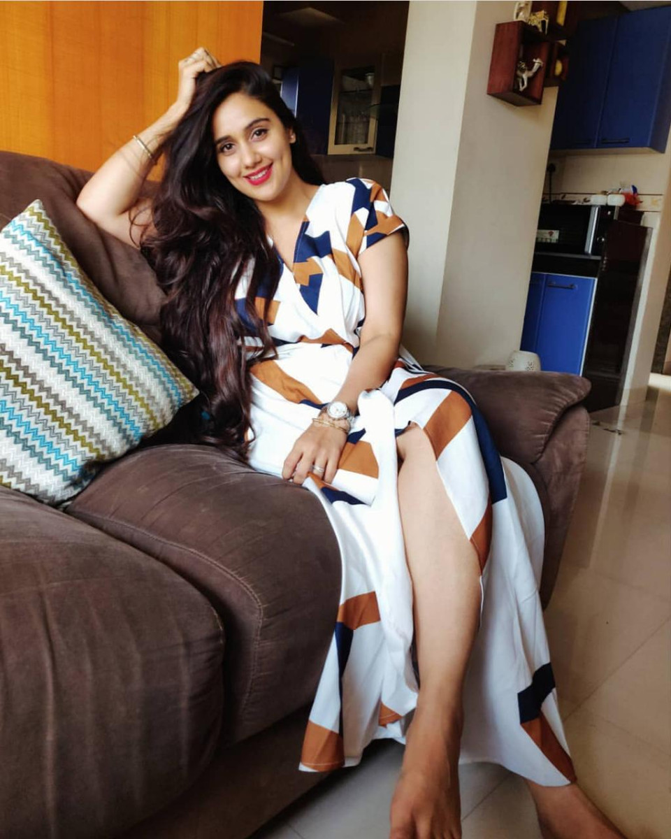 Young Call Girls In Noida Sector 76 Metro 9217558422